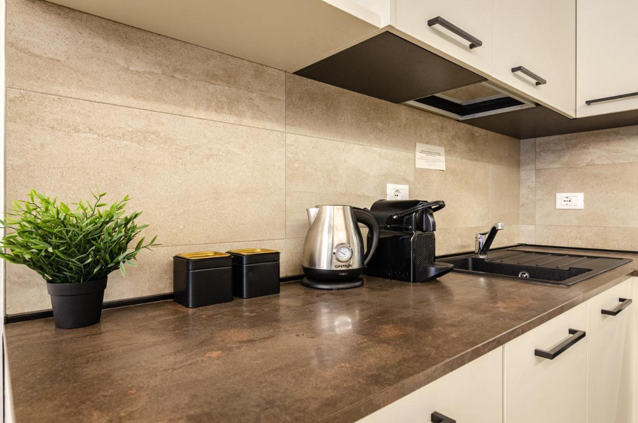 Goito Luxury Apartment, In The Historical Center โบโลญญา ภายนอก รูปภาพ